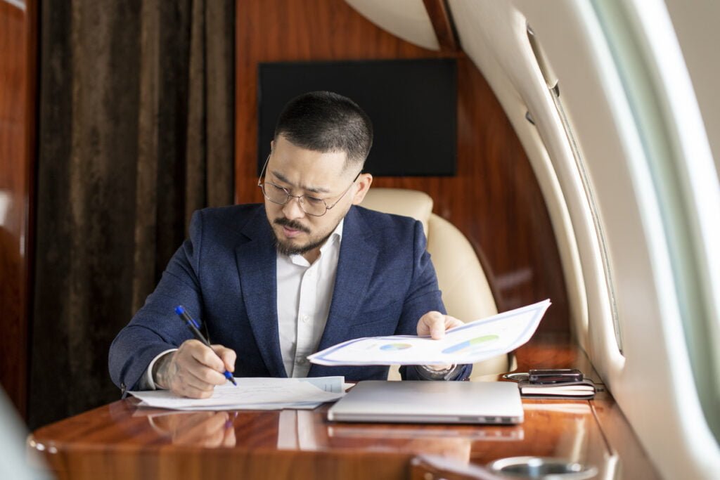 private jet brokers